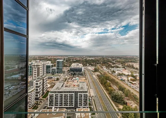 West Tower Luxury 公寓